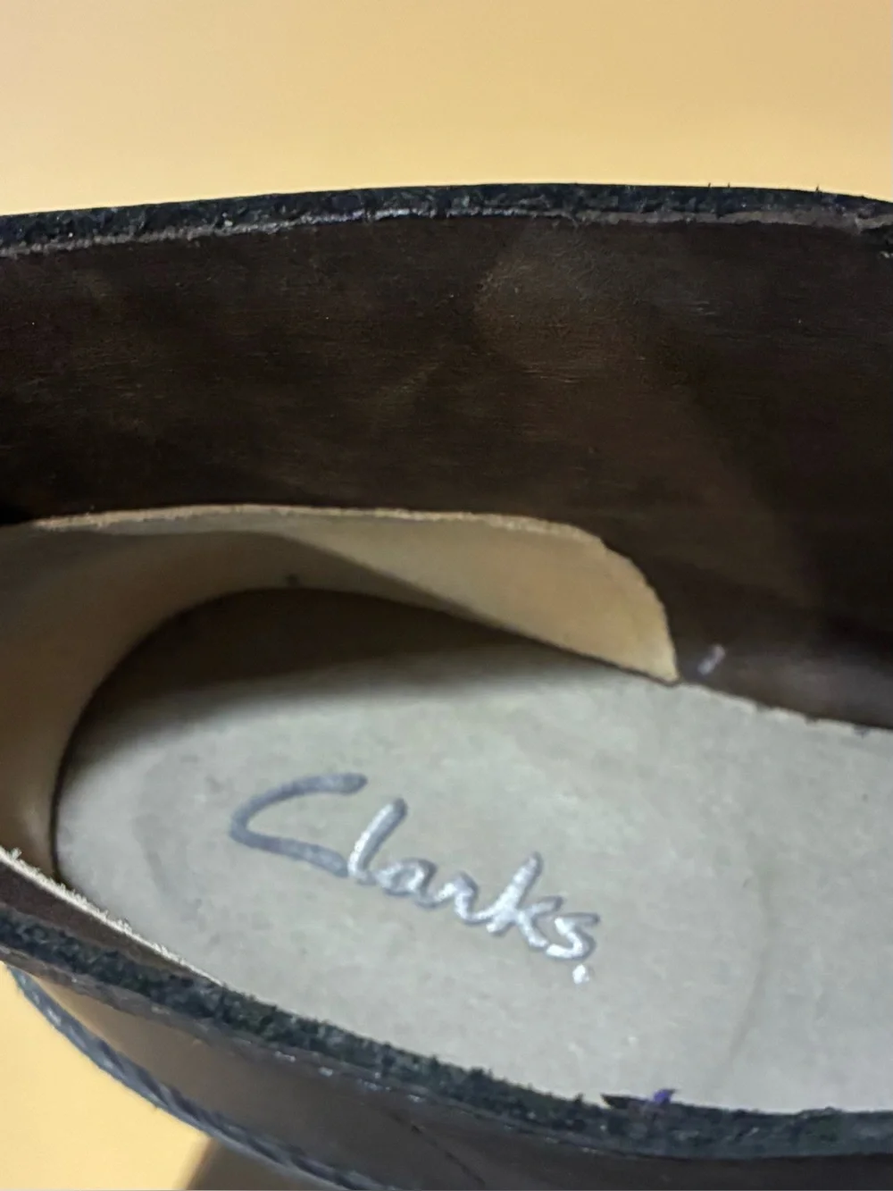 Clarks Boots Men’s Desert Chukka black leather with a two-eyelet design SZ. 10.5